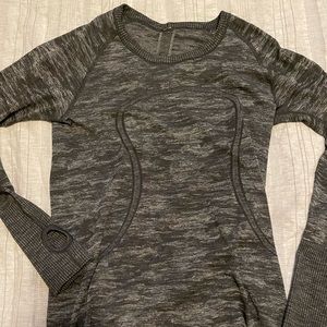 Lulu lemon swiftly top